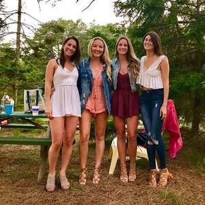 Meet your Posher, Carley